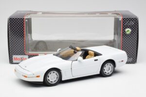Chevrolet Corvette C4 Kabriolet Bel Maisto 1:18 32830 Kovina – slika 8 od 8