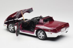 Chevrolet Corvette C4 Indy 500 Pace Car Maisto 1:18 56011 Kovina – slika 5 od 8