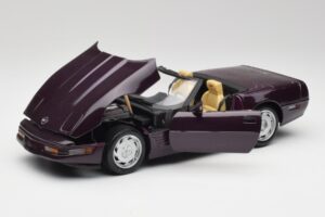 Chevrolet Corvette C4 LT4 Kabriolet Vijolična Metalik Maisto 1:18 50277 Kovina – slika 2 od 8