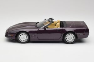 Chevrolet Corvette C4 LT4 Kabriolet Vijolična Metalik Maisto 1:18 50277 Kovina – slika 4 od 8