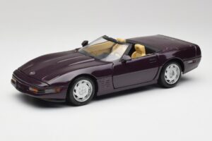 Chevrolet Corvette C4 LT4 Kabriolet Vijolična Metalik Maisto 1:18 50277 Kovina