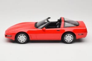 Chevrolet Corvette C4 Torch Red GT Spirit 1:18 GT537 Smola – slika 3 od 6