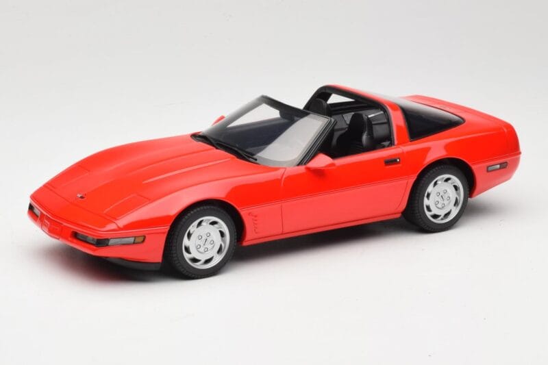Chevrolet Corvette C4 Torch Red GT Spirit 1:18 GT537 Smola