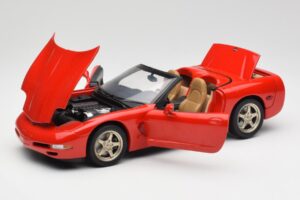 Chevrolet Corvette C5 Kabriolet Rdeč UT Models 1:18 21006 Kovina – slika 2 od 8