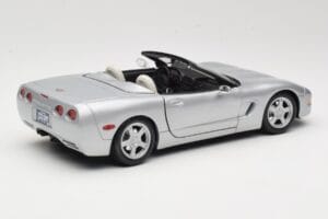 Chevrolet Corvette C5 Kabriolet Srebrn Maisto 1:18 50317 Kovina – slika 3 od 8