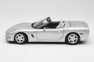 Chevrolet Corvette C5 Kabriolet Srebrn Maisto 1:18 50317 Kovina – slika 4 od 8