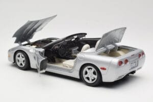 Chevrolet Corvette C5 Kabriolet Srebrn Maisto 1:18 50317 Kovina – slika 5 od 8
