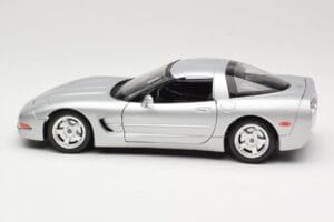 Chevrolet Corvette C5 Srebrna Bburago 1:18 3056 Kovina – slika 4 od 8