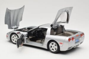 Chevrolet Corvette C5 Srebrna Bburago 1:18 3056 Kovina – slika 5 od 8