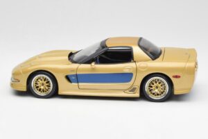 Chevrolet Corvette C5 Guldstrand Signature Edition Zlata Maisto 1:18 31657 Kovina – slika 4 od 8