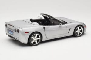 Chevrolet Corvette C6 Kabriolet Srebrn Hot Wheels 1:18 B6052 Kovina – slika 3 od 8