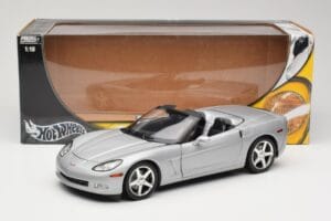 Chevrolet Corvette C6 Kabriolet Srebrn Hot Wheels 1:18 B6052 Kovina – slika 8 od 8