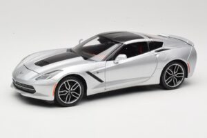 Chevrolet Corvette C7 Srebrna Maisto 1:18 38132 Kovina