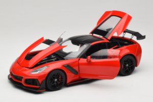Chevrolet Corvette C7 ZR1 Torch Red IXO 1:18 18RDC243-FO Kovina – slika 2 od 8