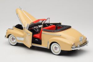 Chevrolet Deluxe Kabriolet Bež Eagle Collectibles 1:18 3022518 Kovina – slika 5 od 8