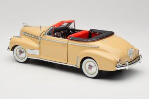 Chevrolet Deluxe Kabriolet Bež Eagle Collectibles 1:18 3022518 Kovina – slika 7 od 8