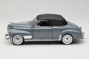 Chevrolet Deluxe Kabriolet z Mehko Streho Siv Eagles Race 1:18 7497276 Kovina – slika 4 od 8
