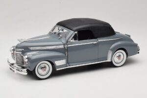 Chevrolet Deluxe Kabriolet z Mehko Streho Siv Eagles Race 1:18 7497276 Kovina