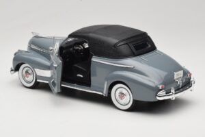 Chevrolet Deluxe Kabriolet z Mehko Streho Siv Eagles Race 1:18 7497276 Kovina – slika 5 od 8