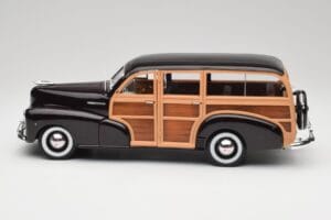 Chevrolet Fleetmaster Woody Črna & Wood Panels Maisto 1:18 43697545B Kovina – slika 4 od 8