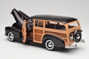 Chevrolet Fleetmaster Woody Črna & Wood Panels Maisto 1:18 43697545B Kovina – slika 5 od 8