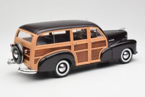 Chevrolet Fleetmaster Woody Rjava Maisto 1:18 36854 Kovina – slika 3 od 8