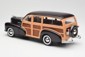 Chevrolet Fleetmaster Woody Rjava Maisto 1:18 36854 Kovina – slika 7 od 8
