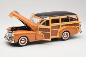 Chevrolet Fleetmaster Woody Zlata Maisto 1:18 56042 Kovina – slika 2 od 8