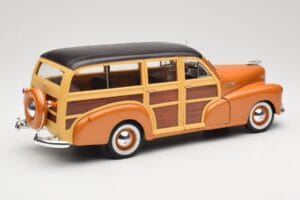 Chevrolet Fleetmaster Woody Zlata Maisto 1:18 56042 Kovina – slika 3 od 8