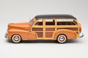 Chevrolet Fleetmaster Woody Zlata Maisto 1:18 56042 Kovina – slika 4 od 8