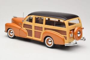 Chevrolet Fleetmaster Woody Zlata Maisto 1:18 56042 Kovina – slika 7 od 8