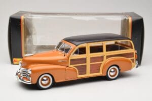 Chevrolet Fleetmaster Woody Zlata Maisto 1:18 56042 Kovina – slika 8 od 8