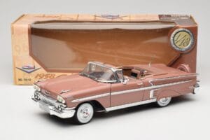 Chevrolet Impala Kabriolet Rjav Motormax 1:18 73112 Kovina – slika 8 od 8