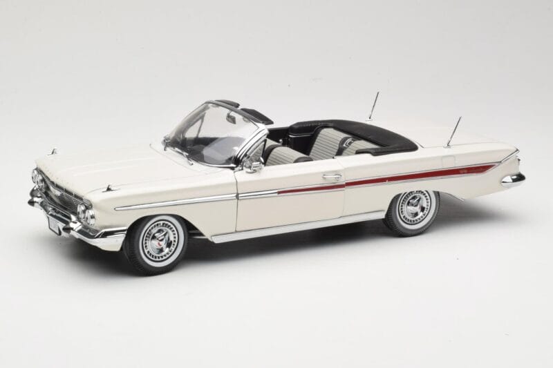 Chevrolet Impala Kabriolet Bela Sun Star 1:18 3405 Kovina