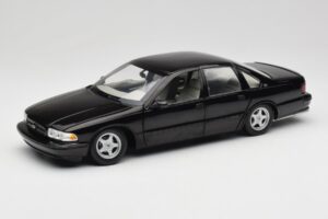 Chevrolet Impala SS Črn UT Models 1:18 21031 Kovina