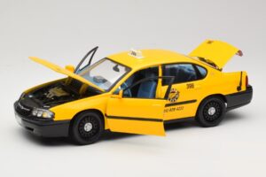 Chevrolet Impala Taxi Maisto 1:18 36617 Kovina – slika 2 od 8