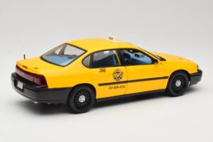 Chevrolet Impala Taxi Maisto 1:18 36617 Kovina – slika 3 od 8