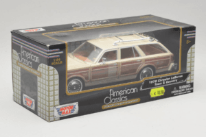 Chrysler LeBaron Town & Country Bež Motormax 1:24 MM7331BG Kovina – slika 2 od 3