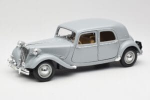 Citroen 15CV 6 Cyl Siv Maisto 1:18 50313 Kovina