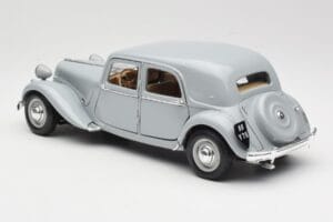Citroen 15CV 6 Cyl Siv Maisto 1:18 50313 Kovina – slika 7 od 8