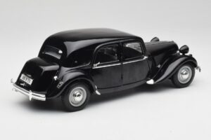 Citroen 15CV 6 Cyl Črn Maisto 1:18 31821 Kovina – slika 3 od 8
