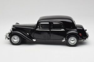 Citroen 15CV 6 Cyl Črn Maisto 1:18 31821 Kovina – slika 4 od 8