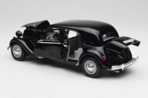 Citroen 15CV 6 Cyl Črn Maisto 1:18 31821 Kovina – slika 5 od 8