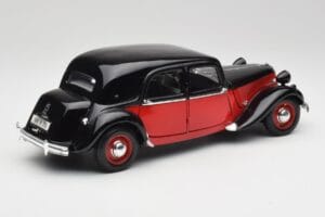 Citroen 15CV 6 Cyl Črn & Rdeč Valmy Maisto 1:18 56009 Kovina – slika 3 od 8