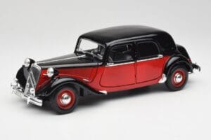 Citroen 15CV 6 Cyl Črn & Rdeč Valmy Maisto 1:18 56009 Kovina
