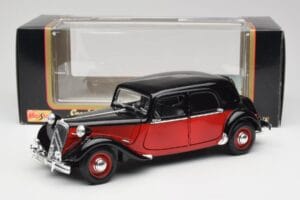 Citroen 15CV 6 Cyl Črn & Rdeč Valmy Maisto 1:18 56009 Kovina – slika 8 od 8