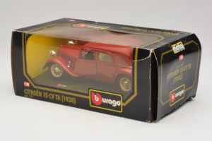 Citroen 15CV TA Rdeč Bburago 1:24 1501 Kovina – slika 3 od 3