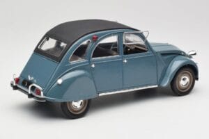 Citroen 2CV Bleu Nuit Solido 1:18 8028 Kovina – slika 2 od 6