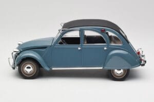 Citroen 2CV Bleu Nuit Solido 1:18 8028 Kovina – slika 3 od 6
