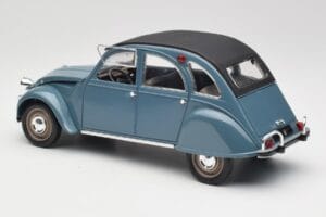 Citroen 2CV Bleu Nuit Solido 1:18 8028 Kovina – slika 5 od 6